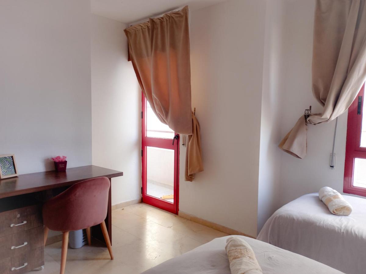 Amazing Appartement Au Centre Ville En Face Hilton & Gare Train De Tgv De Tanger Екстер'єр фото