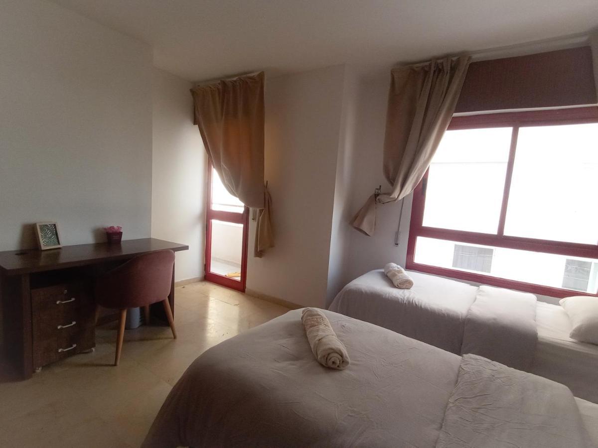 Amazing Appartement Au Centre Ville En Face Hilton & Gare Train De Tgv De Tanger Екстер'єр фото
