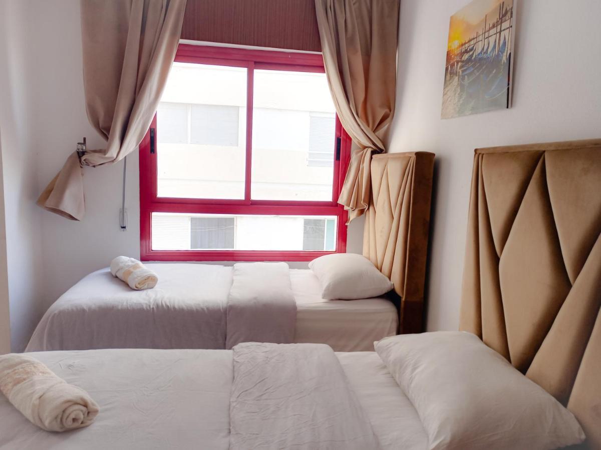 Amazing Appartement Au Centre Ville En Face Hilton & Gare Train De Tgv De Tanger Екстер'єр фото